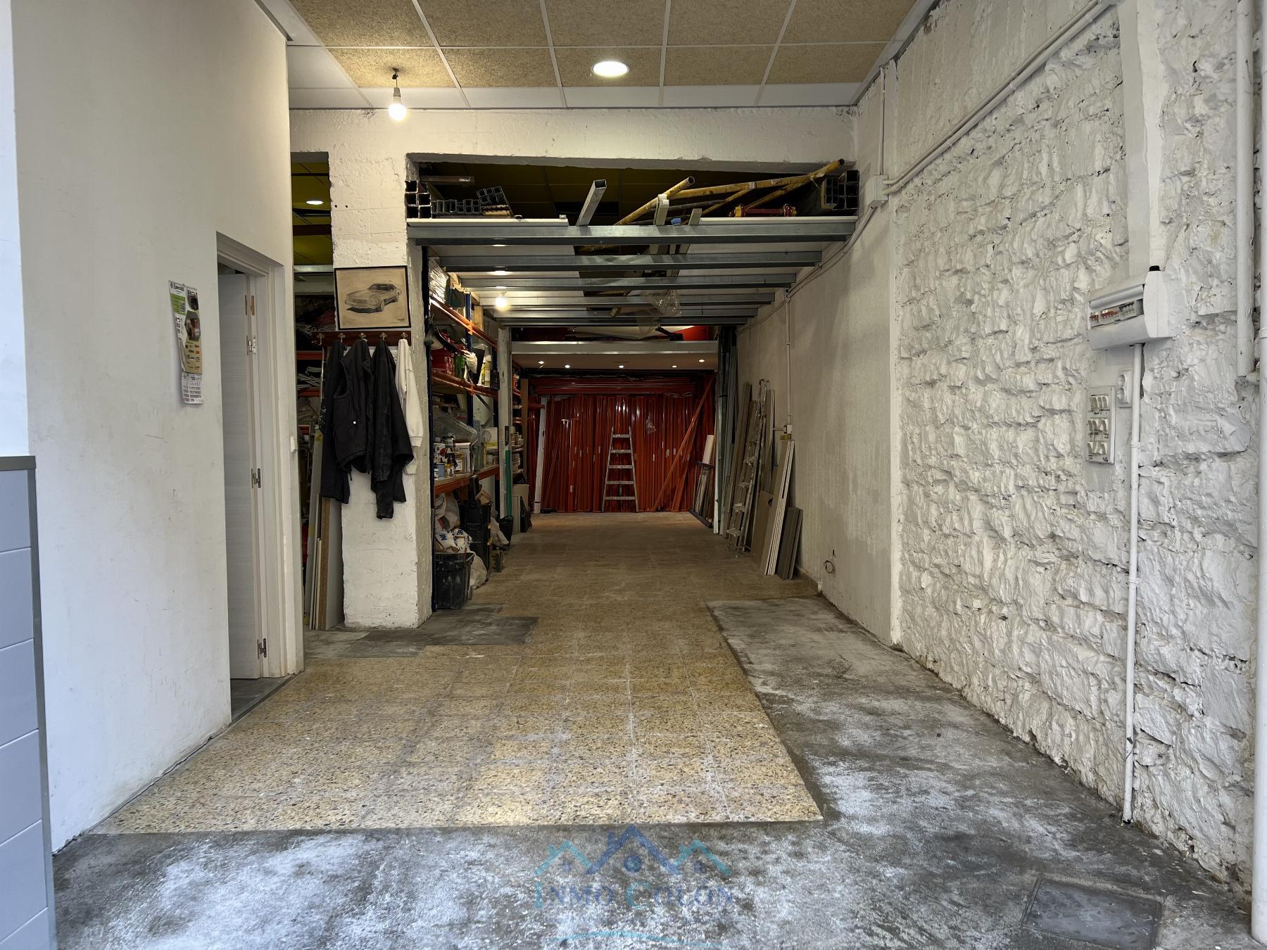 For sale of commercial in Irun