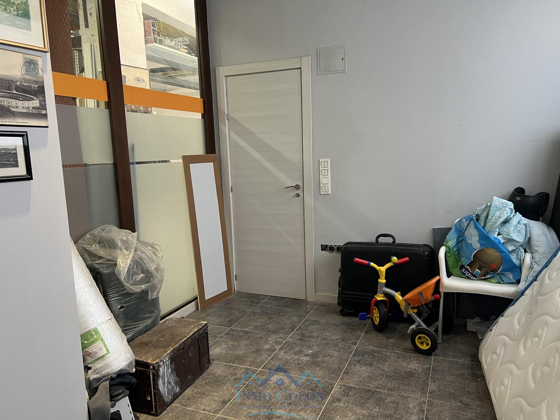 For sale of commercial in Irun
