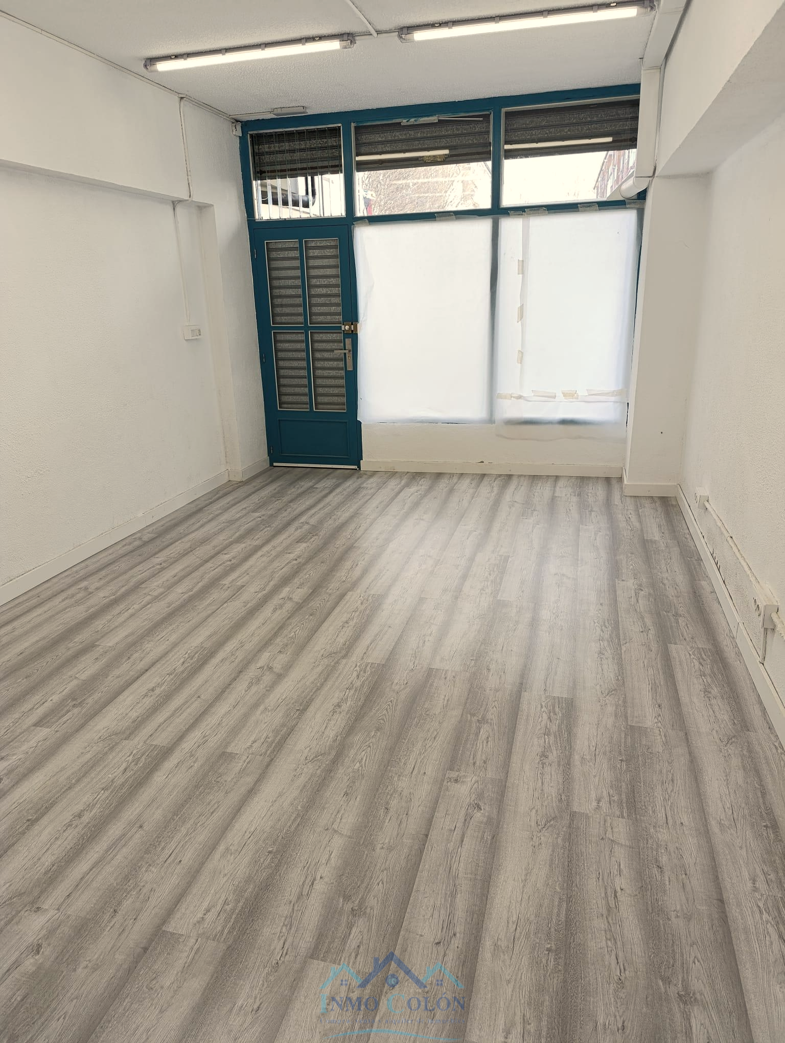 For sale of commercial in Irun