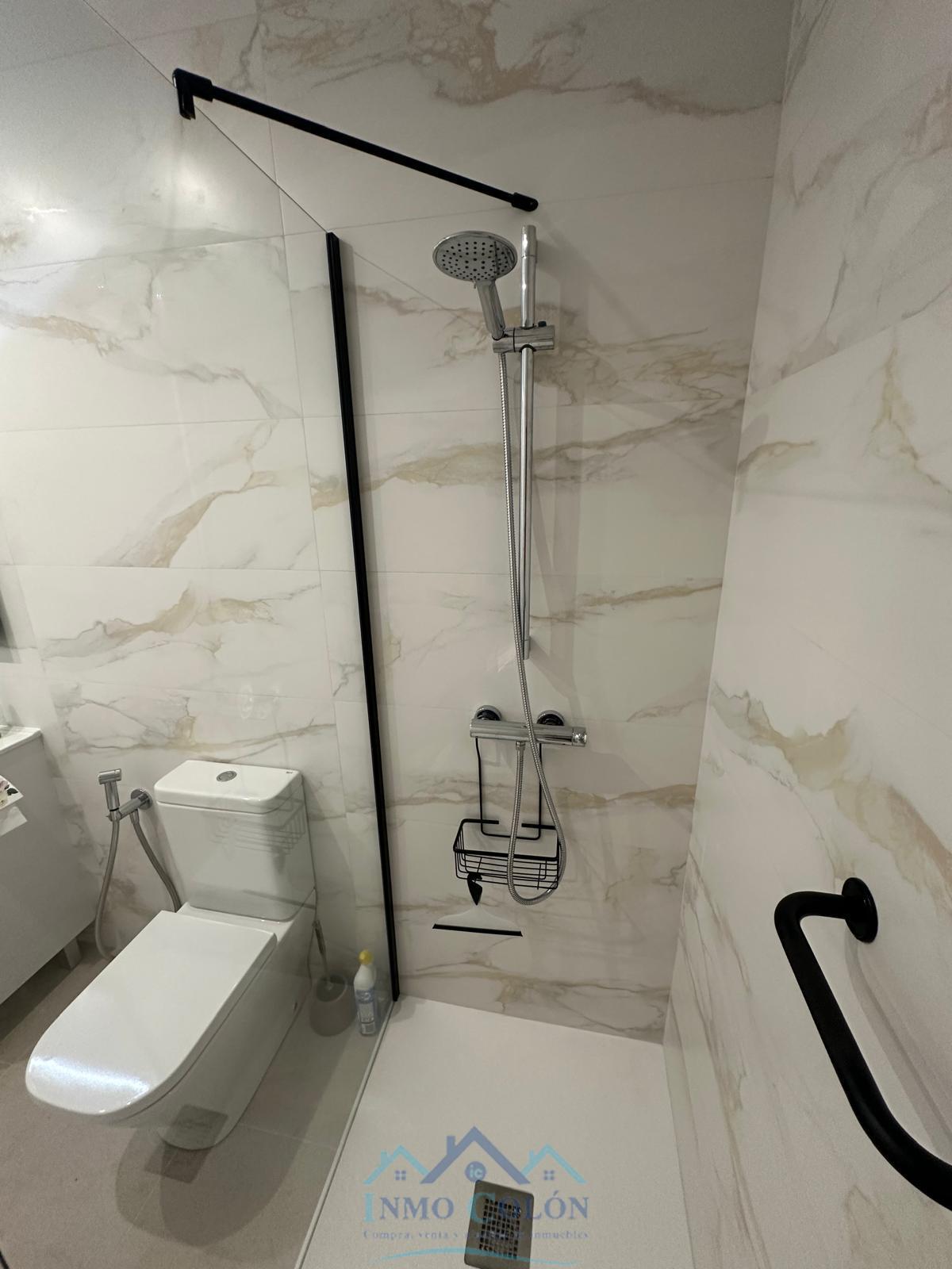 For sale of ground floor in Irun