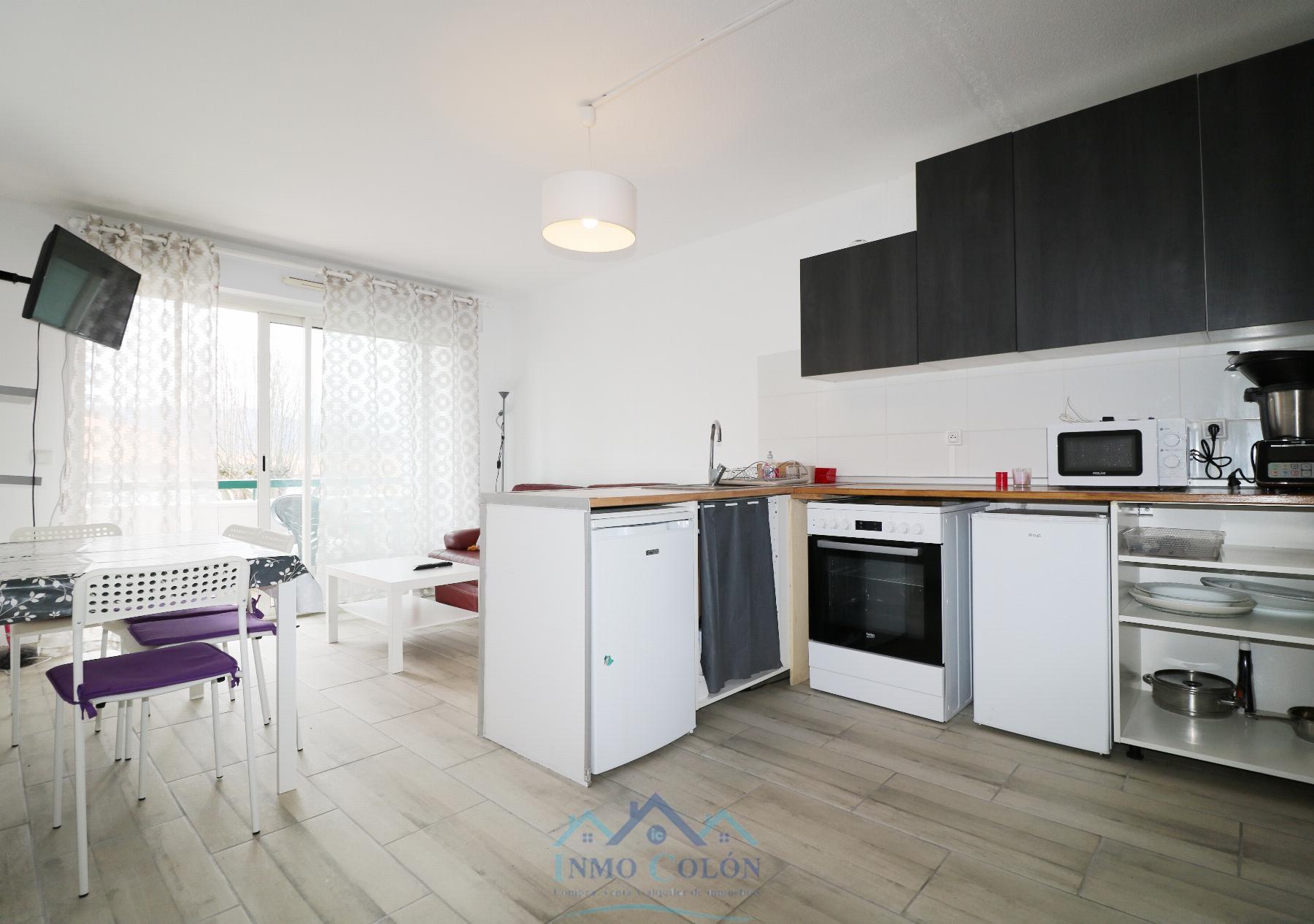 For sale of flat in Hendaya