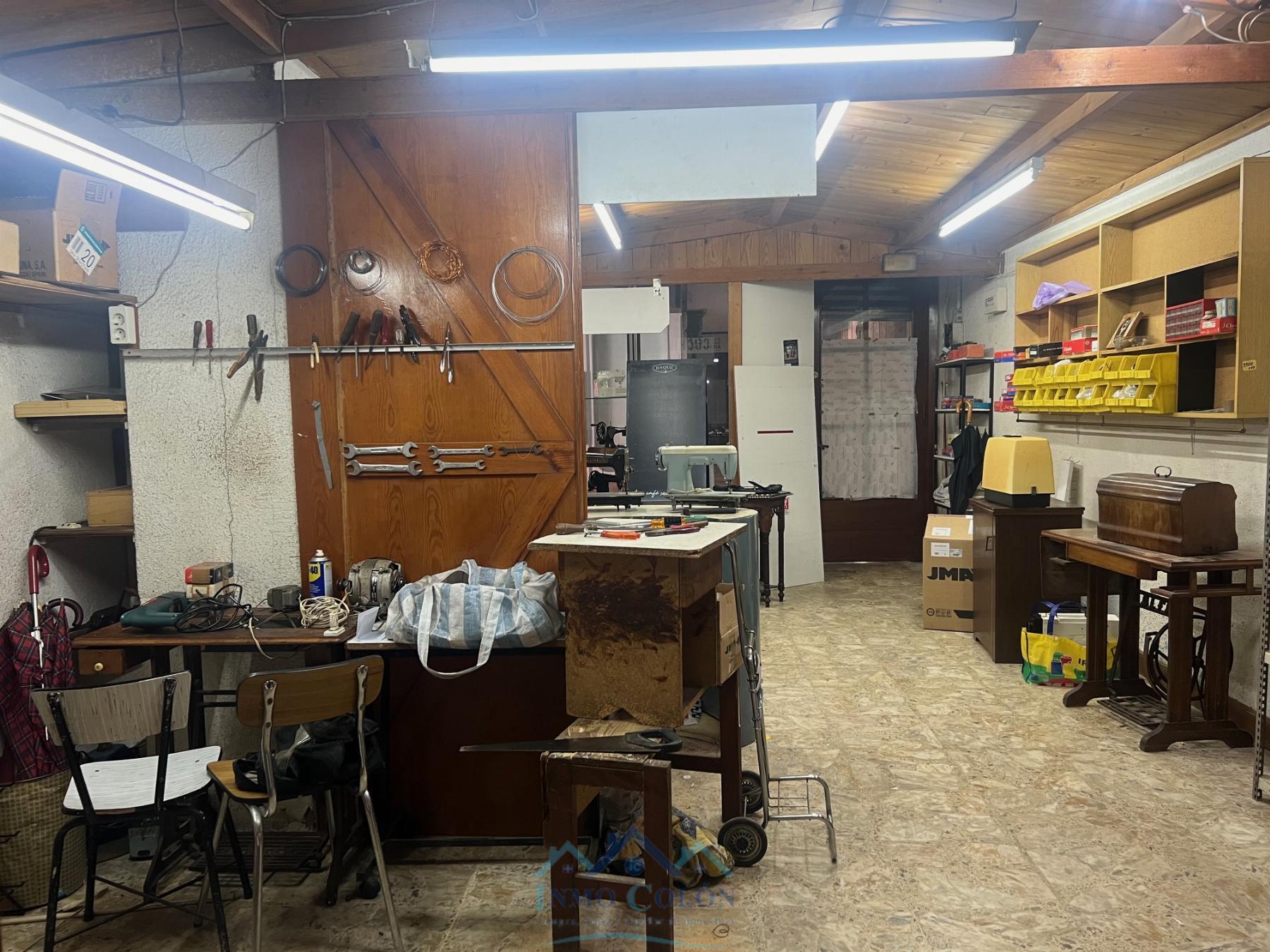 For sale of commercial in Irun