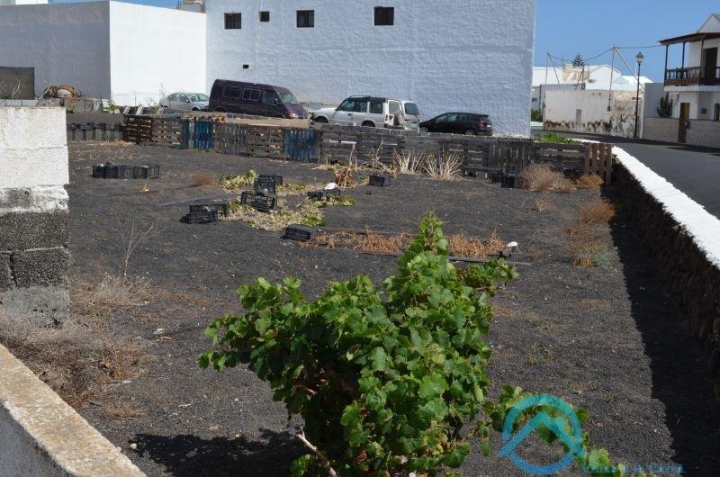 Venta de terreno en Teguise