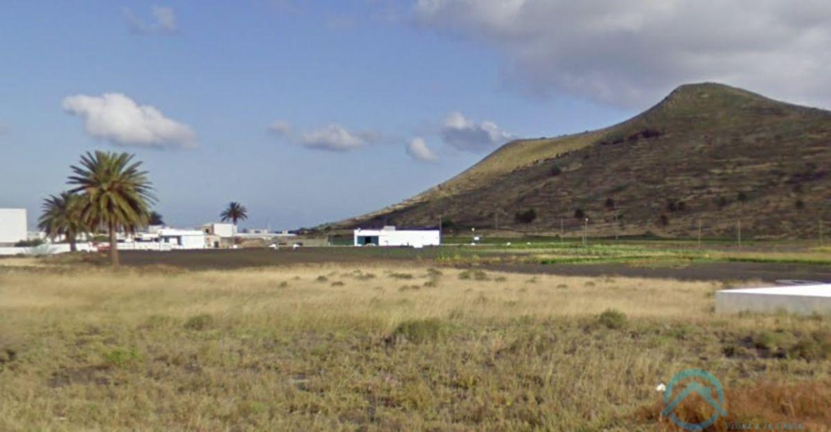 For sale of land in Haría