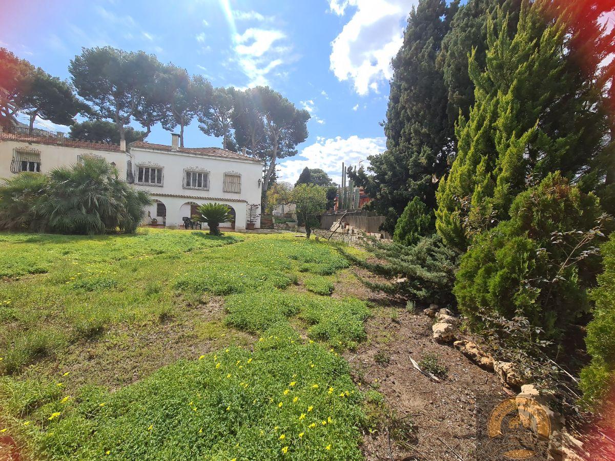 For sale of villa in Alicante