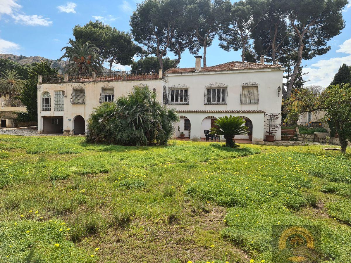 For sale of villa in Alicante
