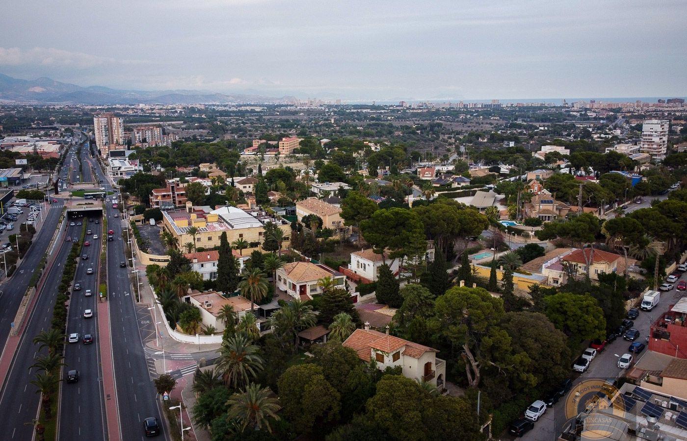 For sale of villa in Alicante