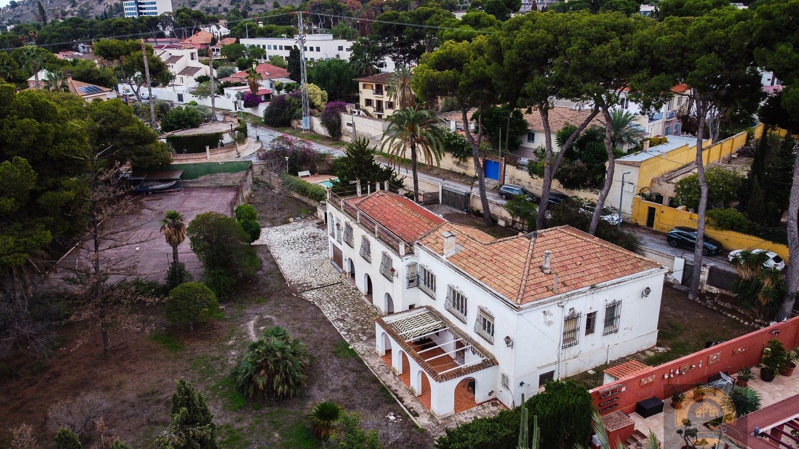 For sale of villa in Alicante