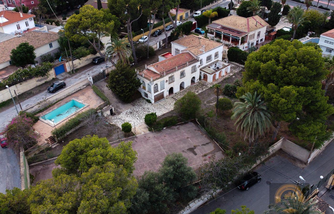 For sale of villa in Alicante