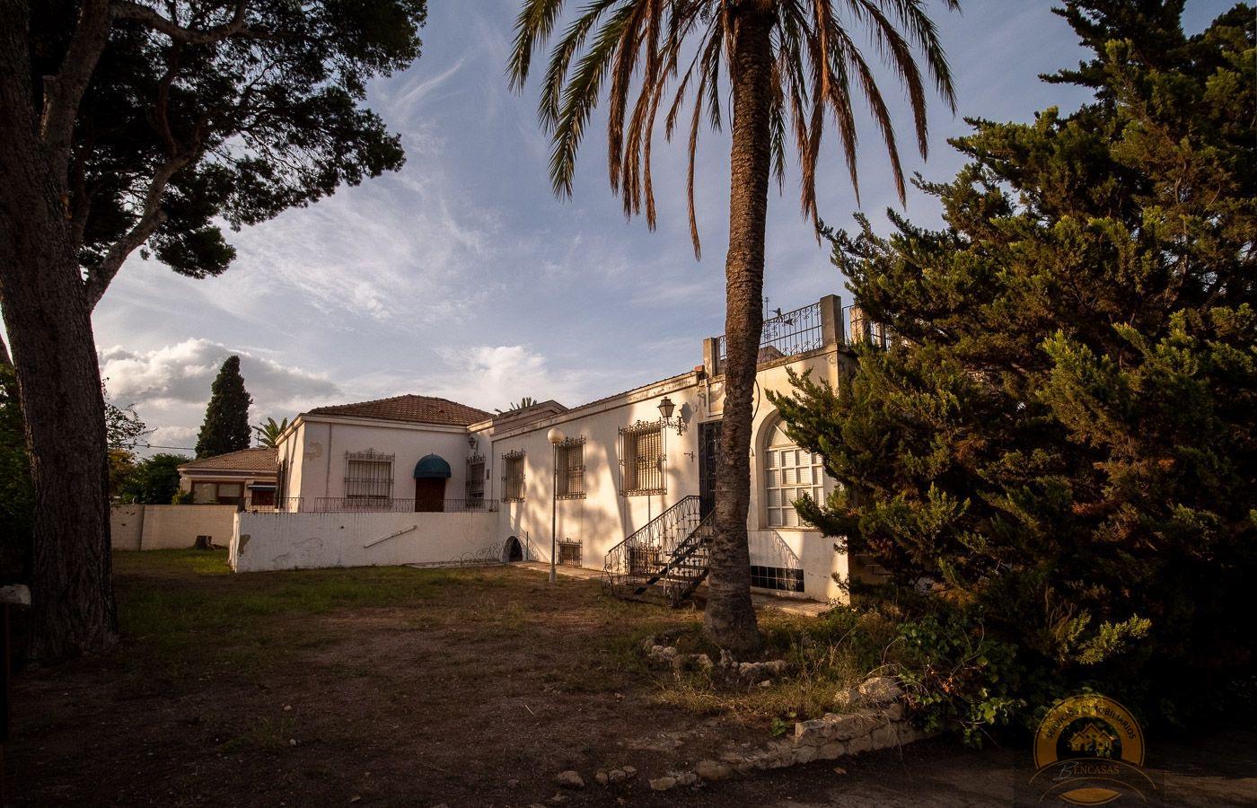 For sale of villa in Alicante