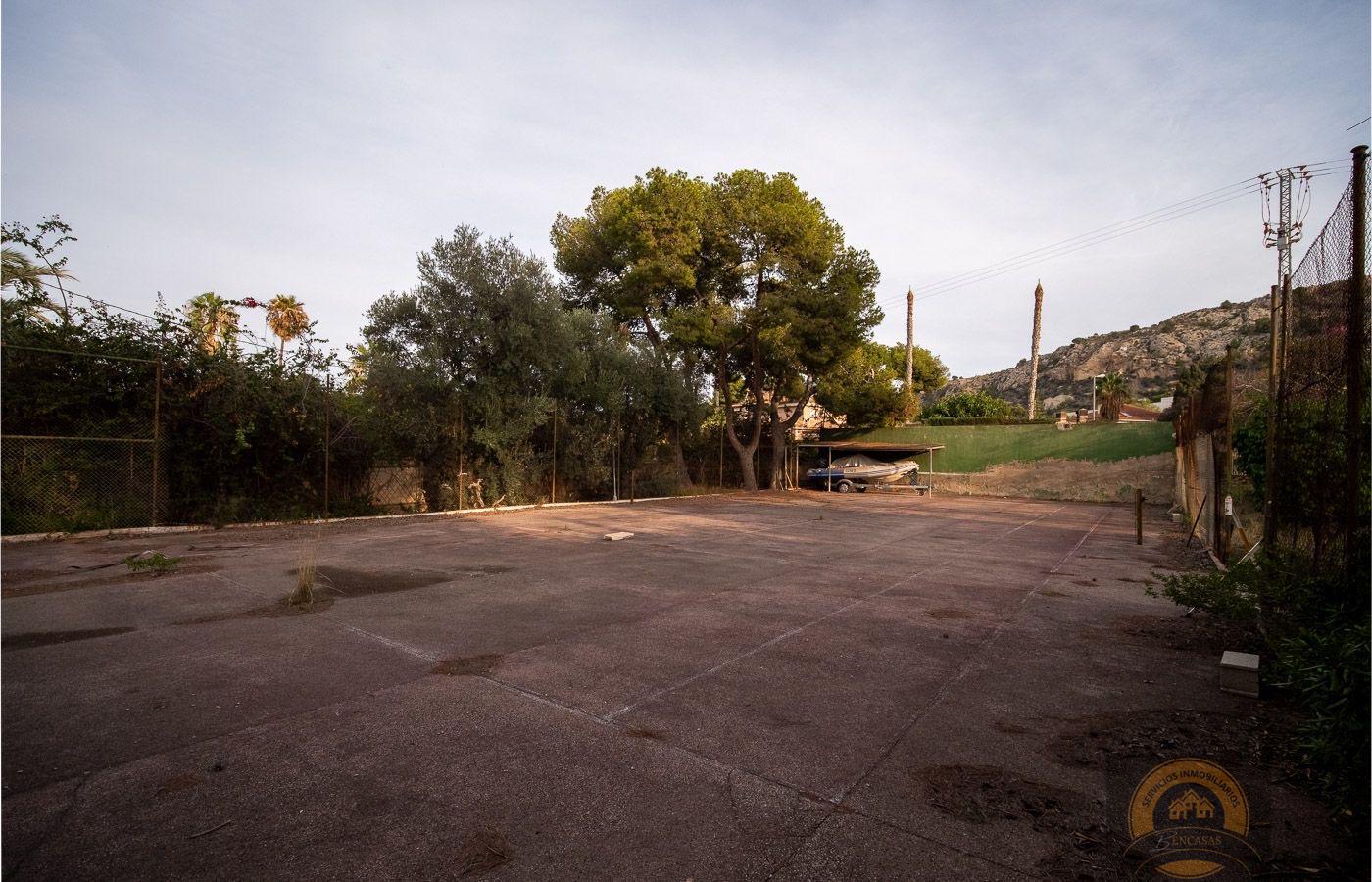 For sale of villa in Alicante