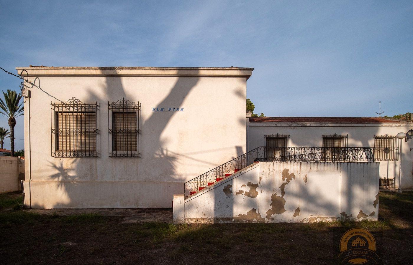 For sale of villa in Alicante