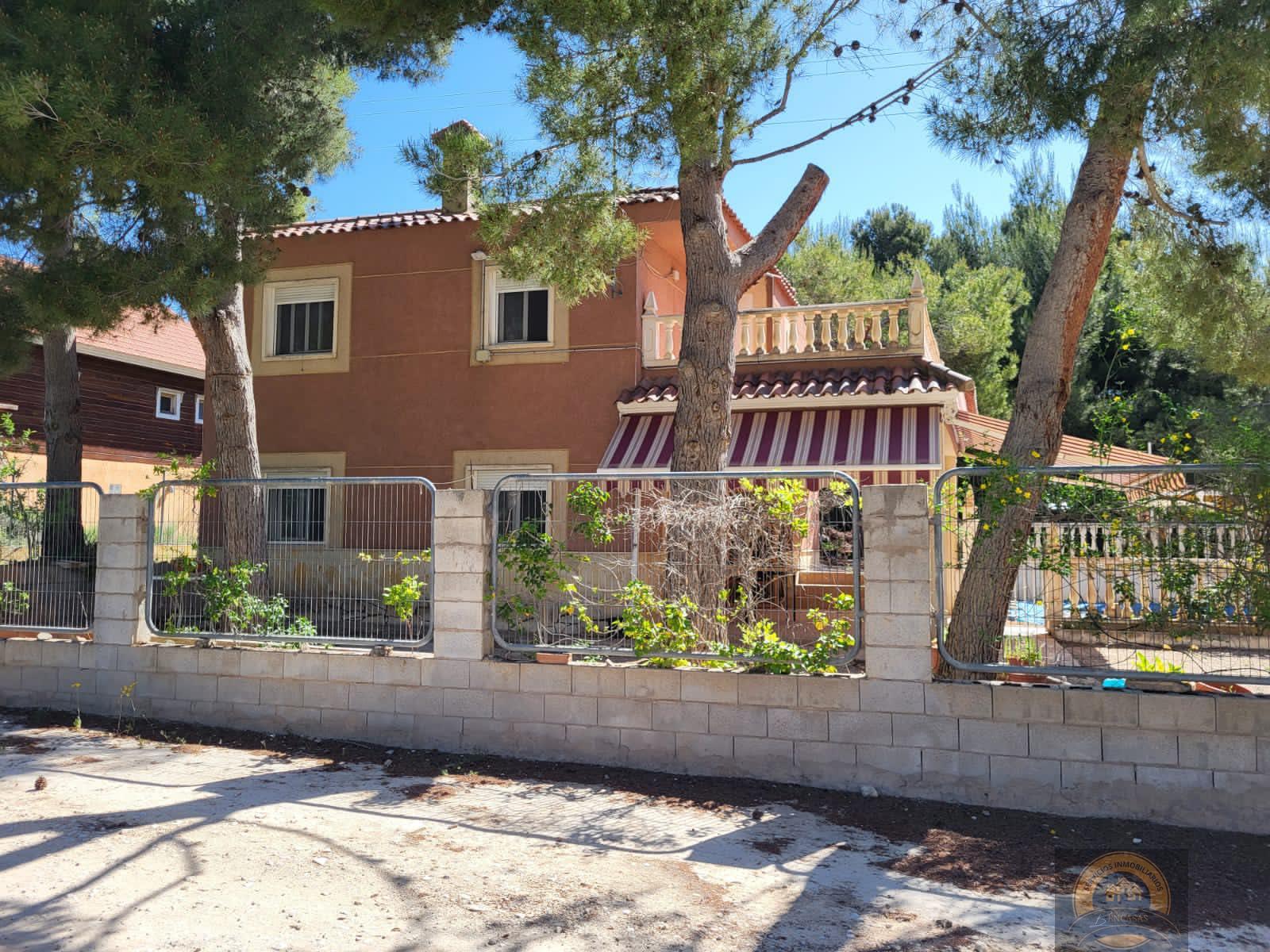 For sale of chalet in Tibi