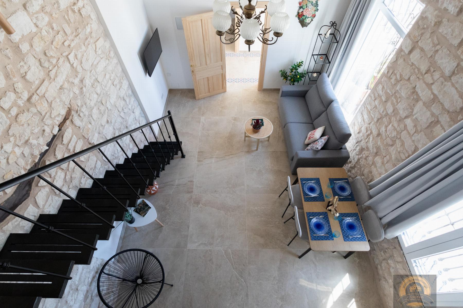 For rent of ground floor in Alicante