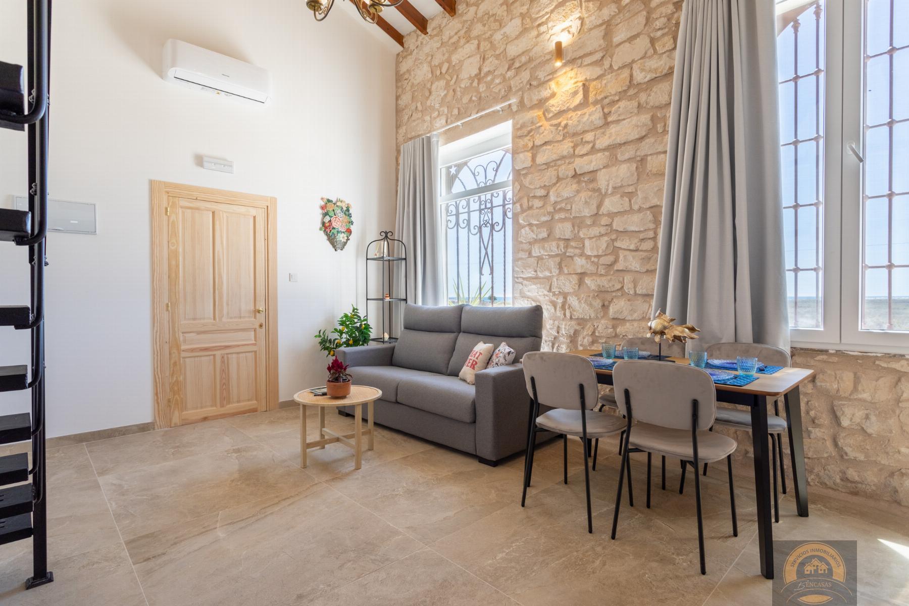 For rent of ground floor in Alicante