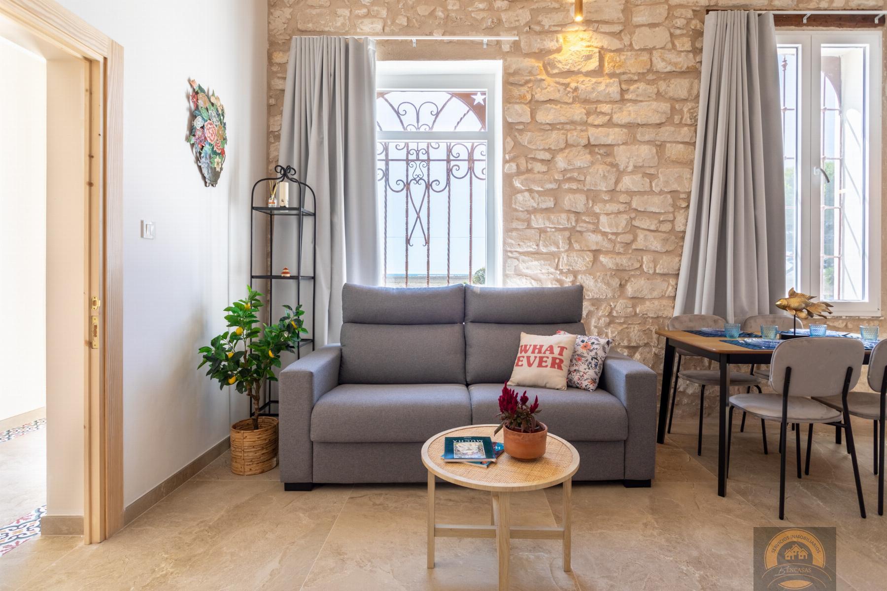 For rent of ground floor in Alicante
