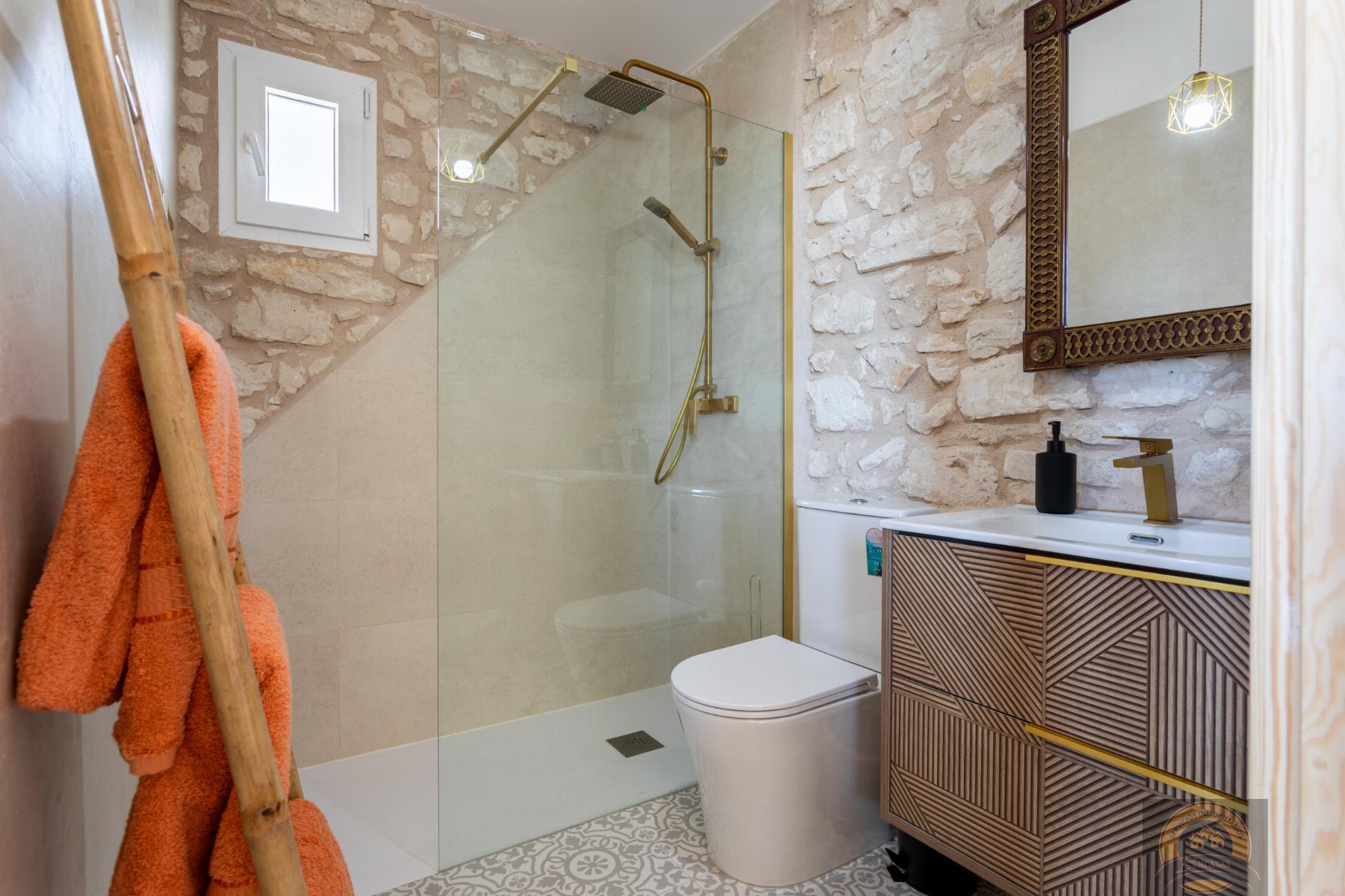 For rent of ground floor in Alicante