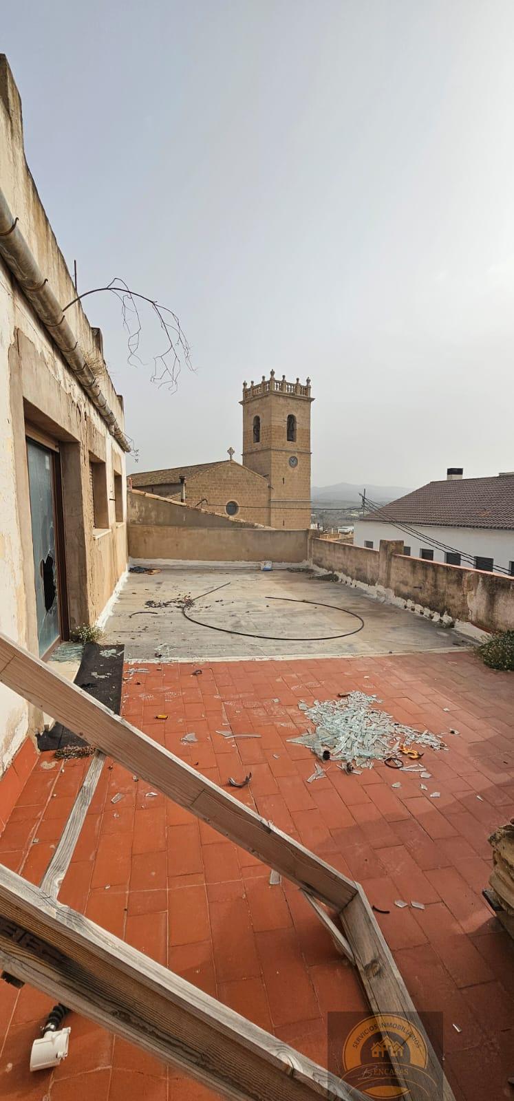 For sale of building in Castalla