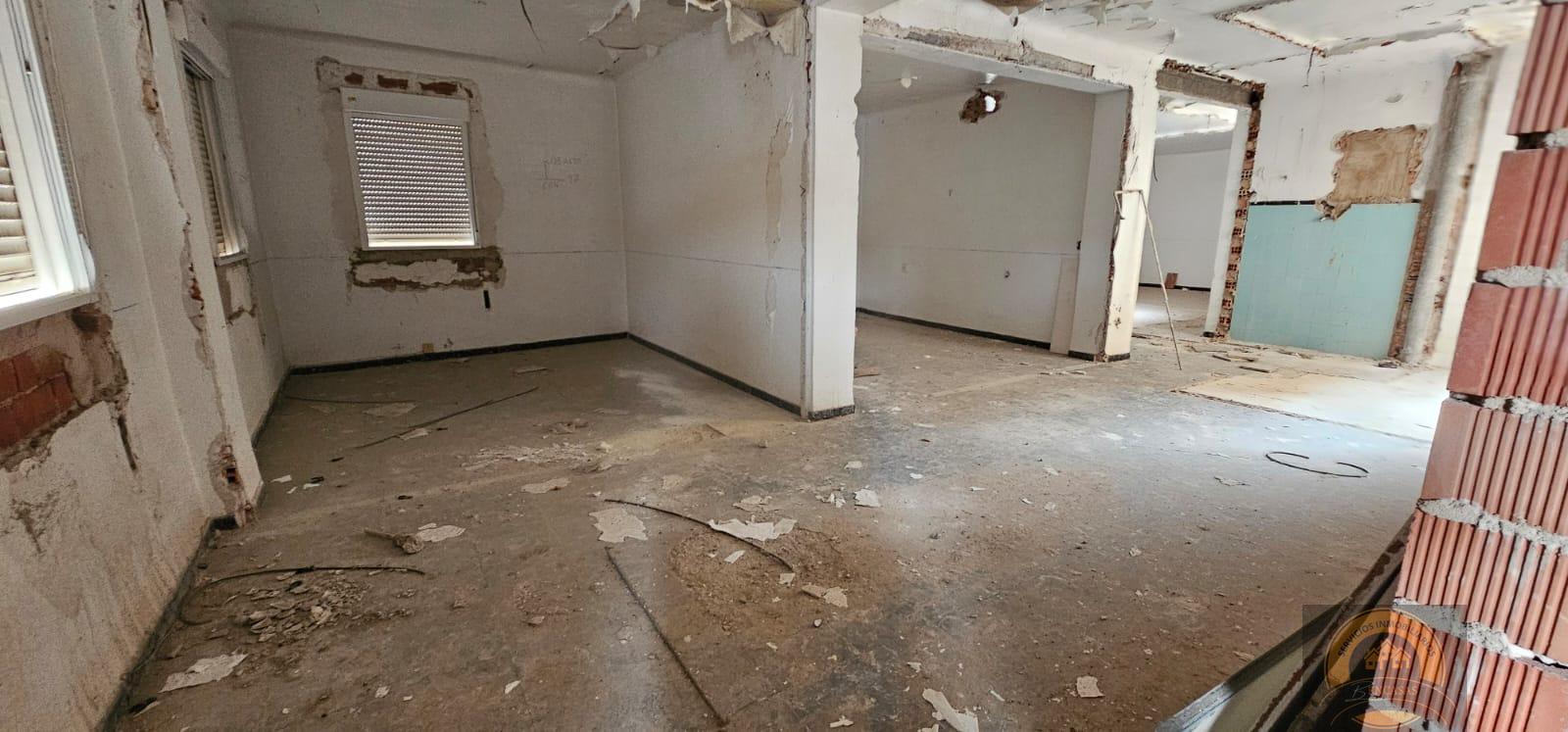 For sale of building in Castalla
