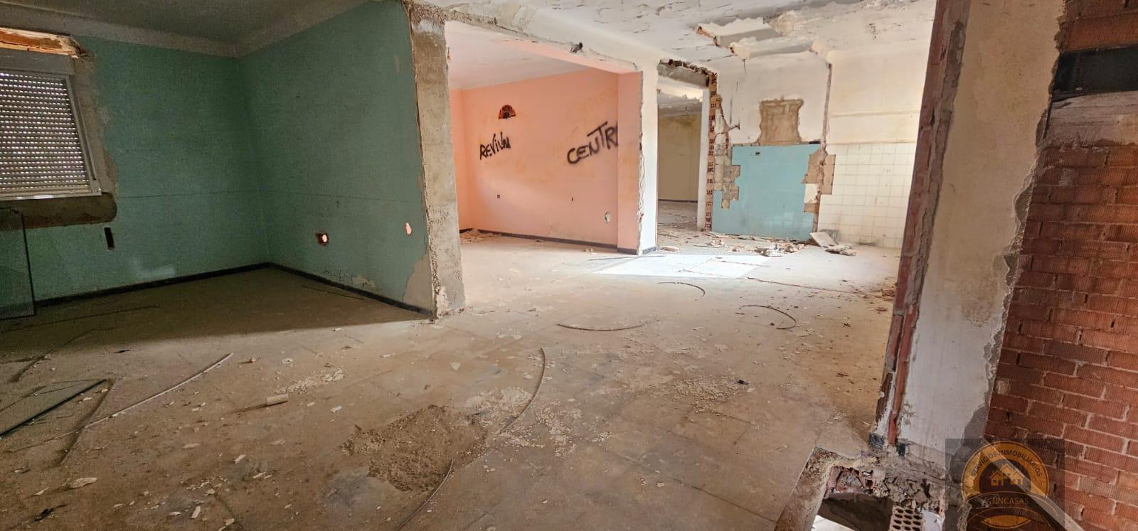 For sale of building in Castalla