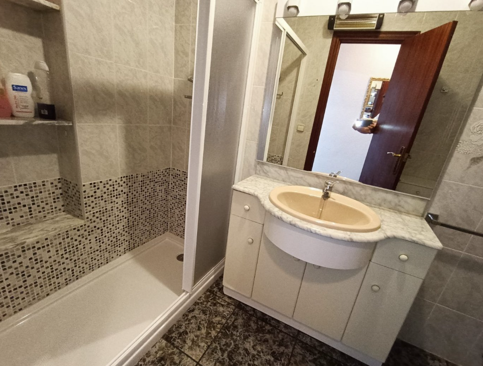 For sale of apartment in Elche-Elx