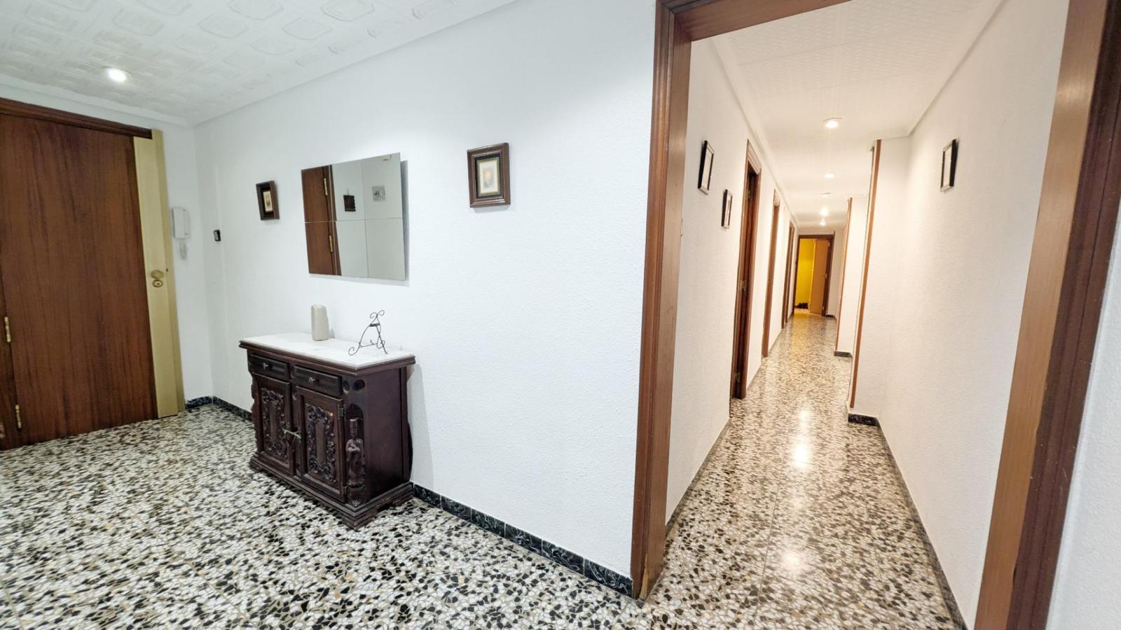 For sale of apartment in Elche-Elx