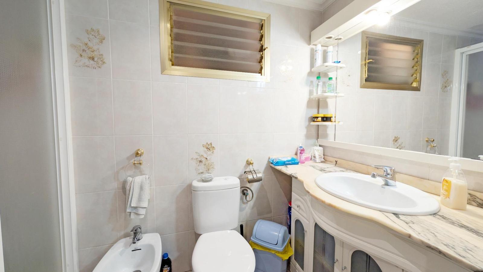 For sale of apartment in Elche-Elx
