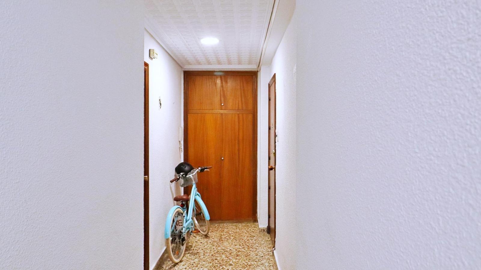 For sale of flat in Adsubia