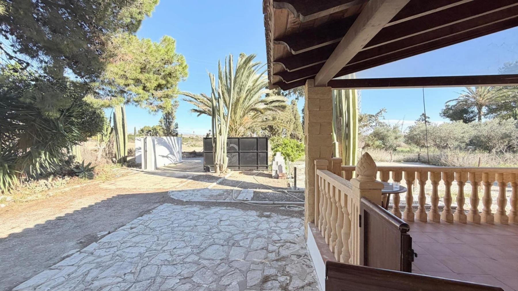 For sale of chalet in Elche-Elx