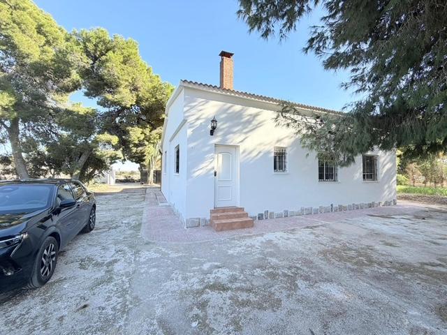 For sale of chalet in Elche-Elx