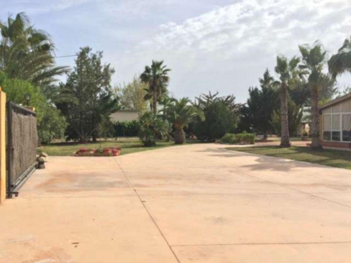 For sale of chalet in Elche-Elx