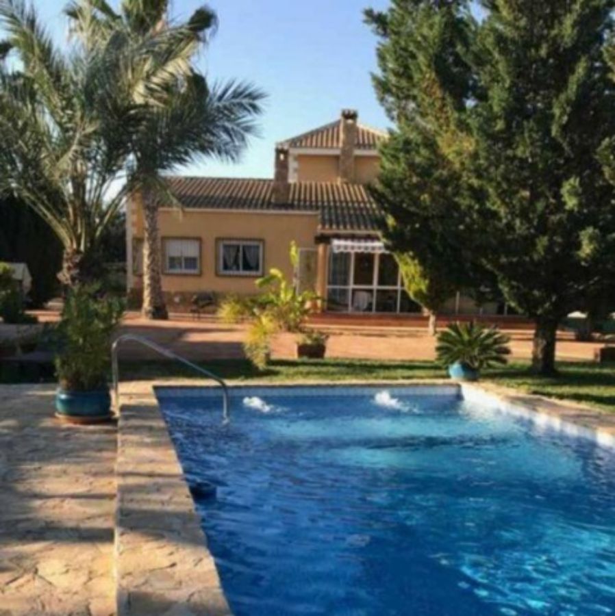 Zu verkaufen von chalet in
 Elche-Elx