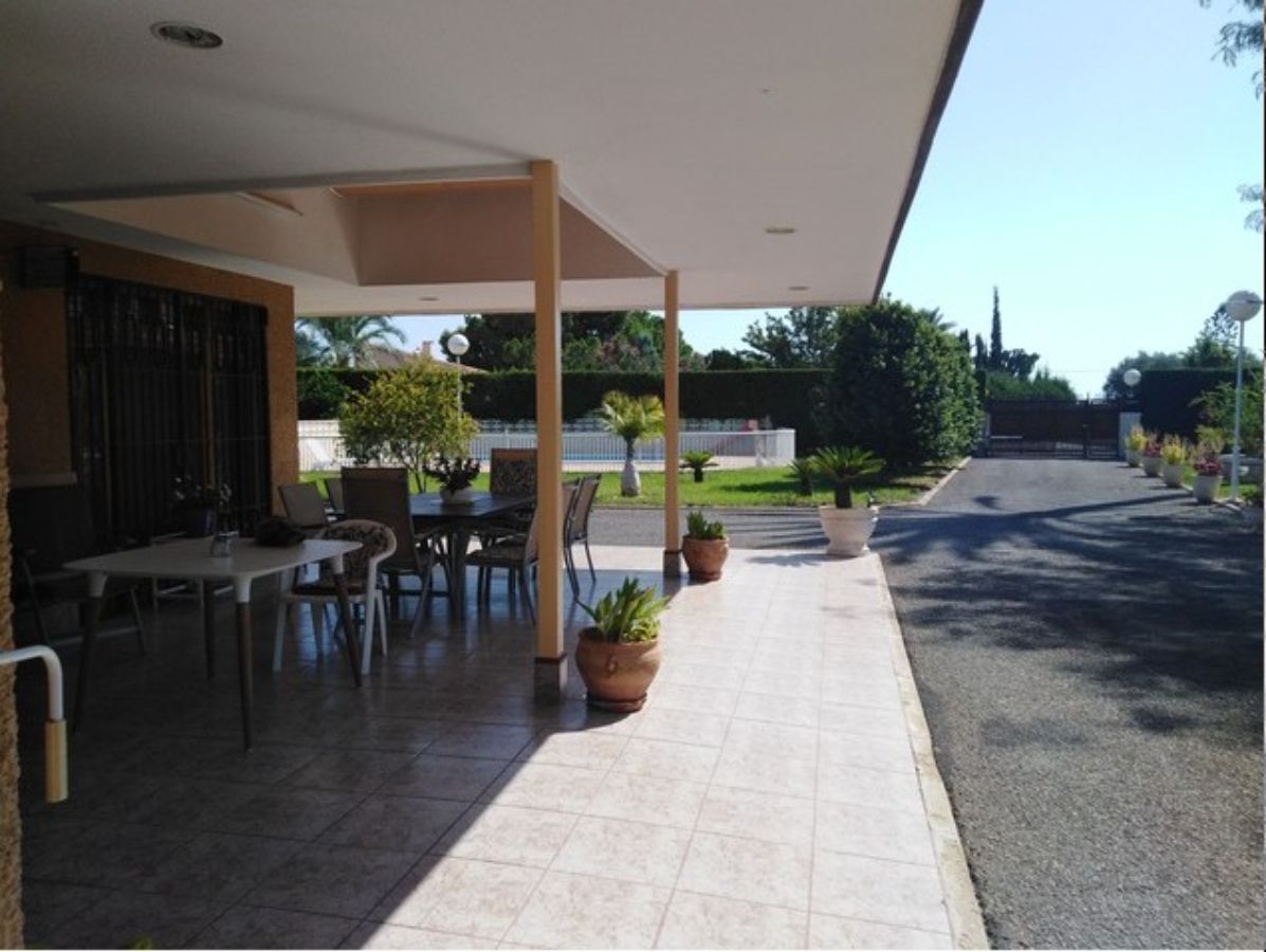 For sale of chalet in Elche-Elx