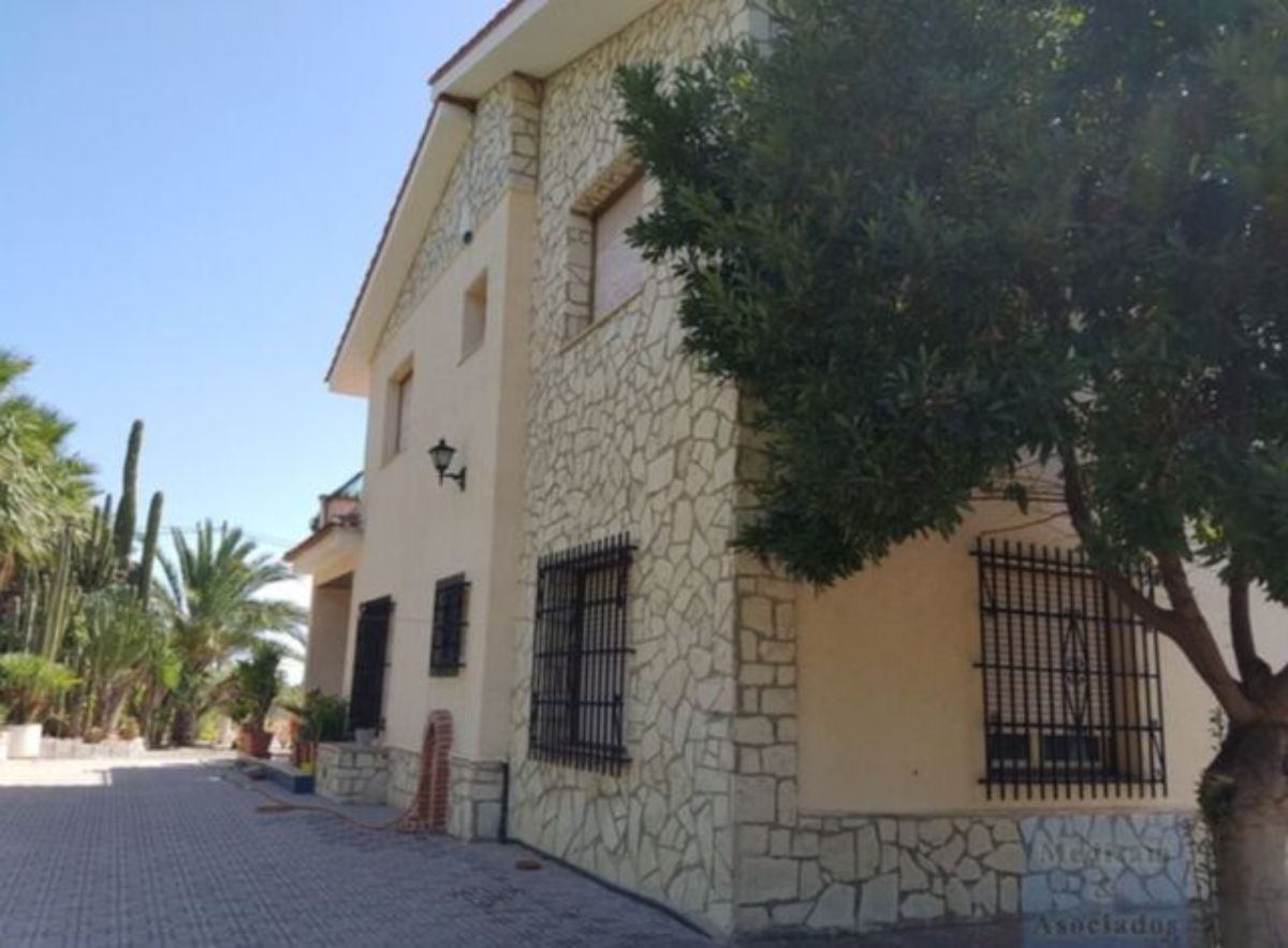 Venta de chalet en Elche-Elx