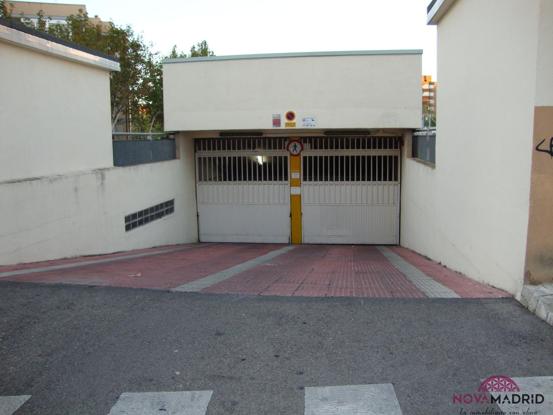 Garaje en venta en La Serna, Fuenlabrada