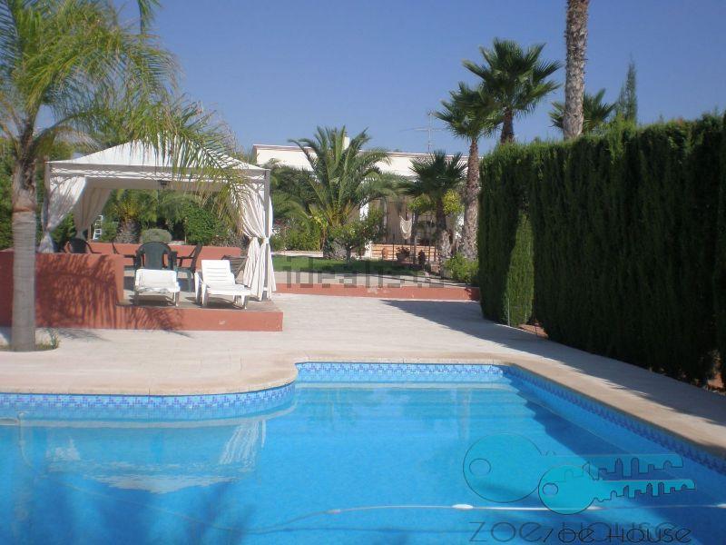 Zu verkaufen von chalet in
 Elche-Elx