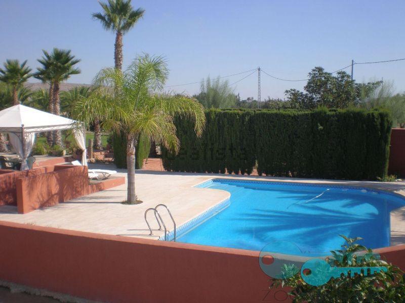 Zu verkaufen von chalet in
 Elche-Elx