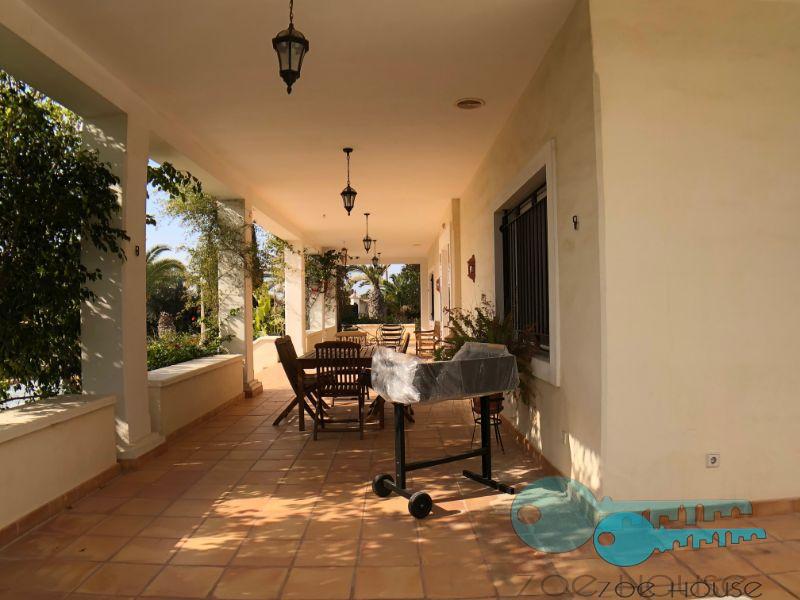Zu verkaufen von chalet in
 Elche-Elx