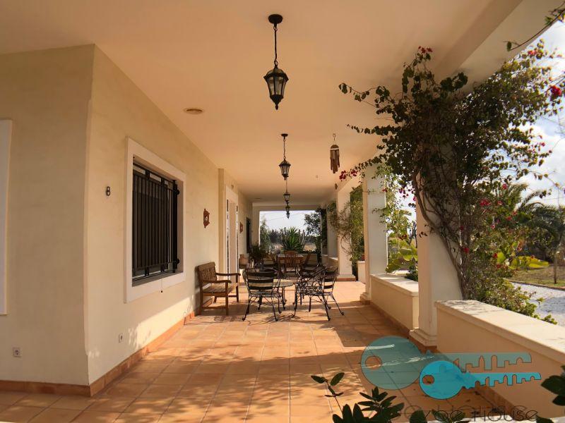 Zu verkaufen von chalet in
 Elche-Elx