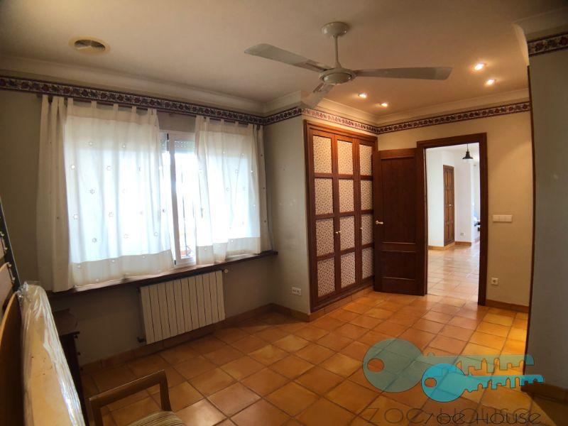 Zu verkaufen von chalet in
 Elche-Elx