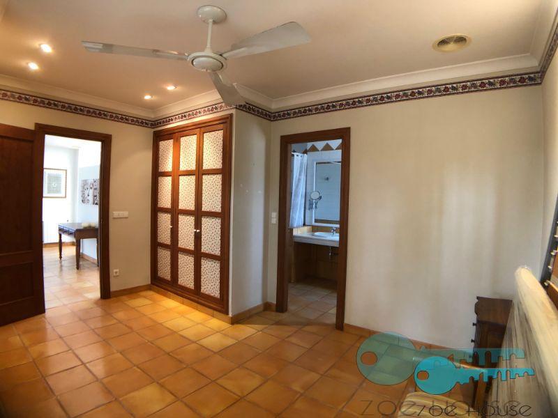 Zu verkaufen von chalet in
 Elche-Elx