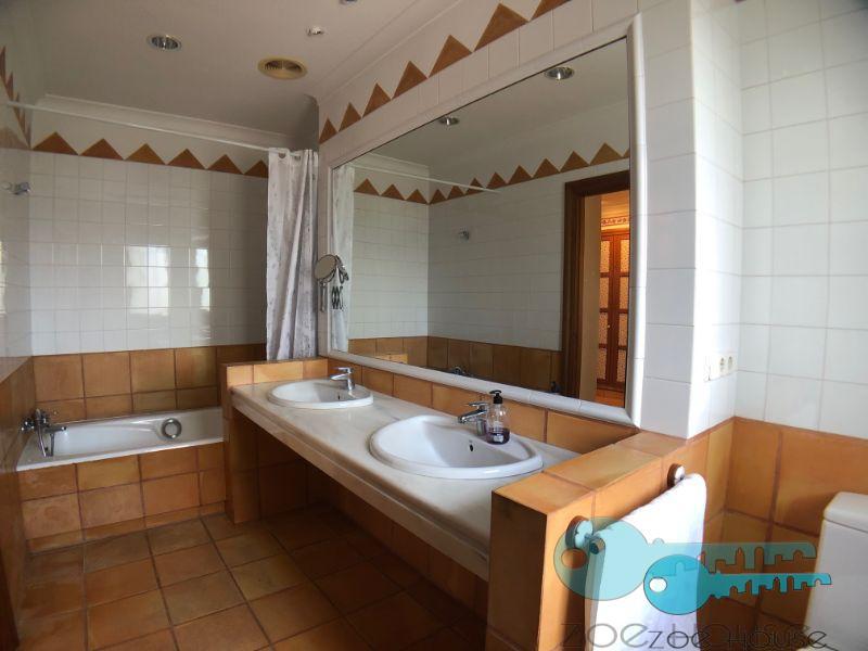 Zu verkaufen von chalet in
 Elche-Elx