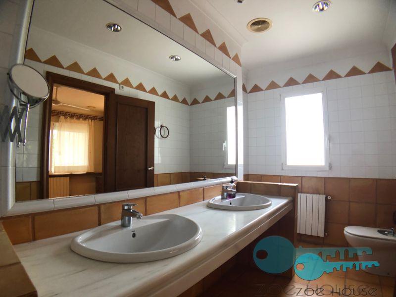 Zu verkaufen von chalet in
 Elche-Elx