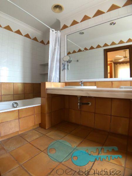 Zu verkaufen von chalet in
 Elche-Elx
