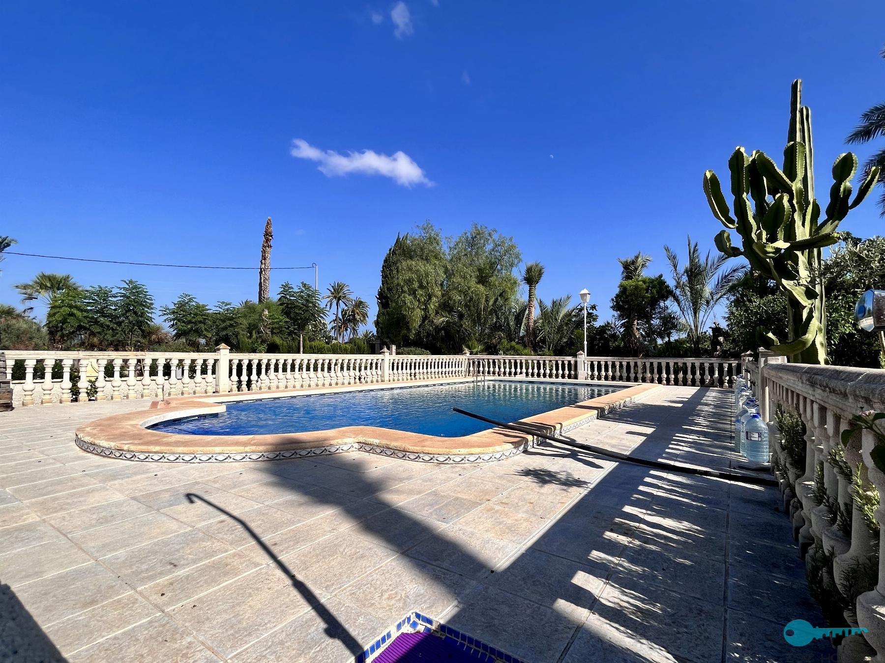 Swimming pool