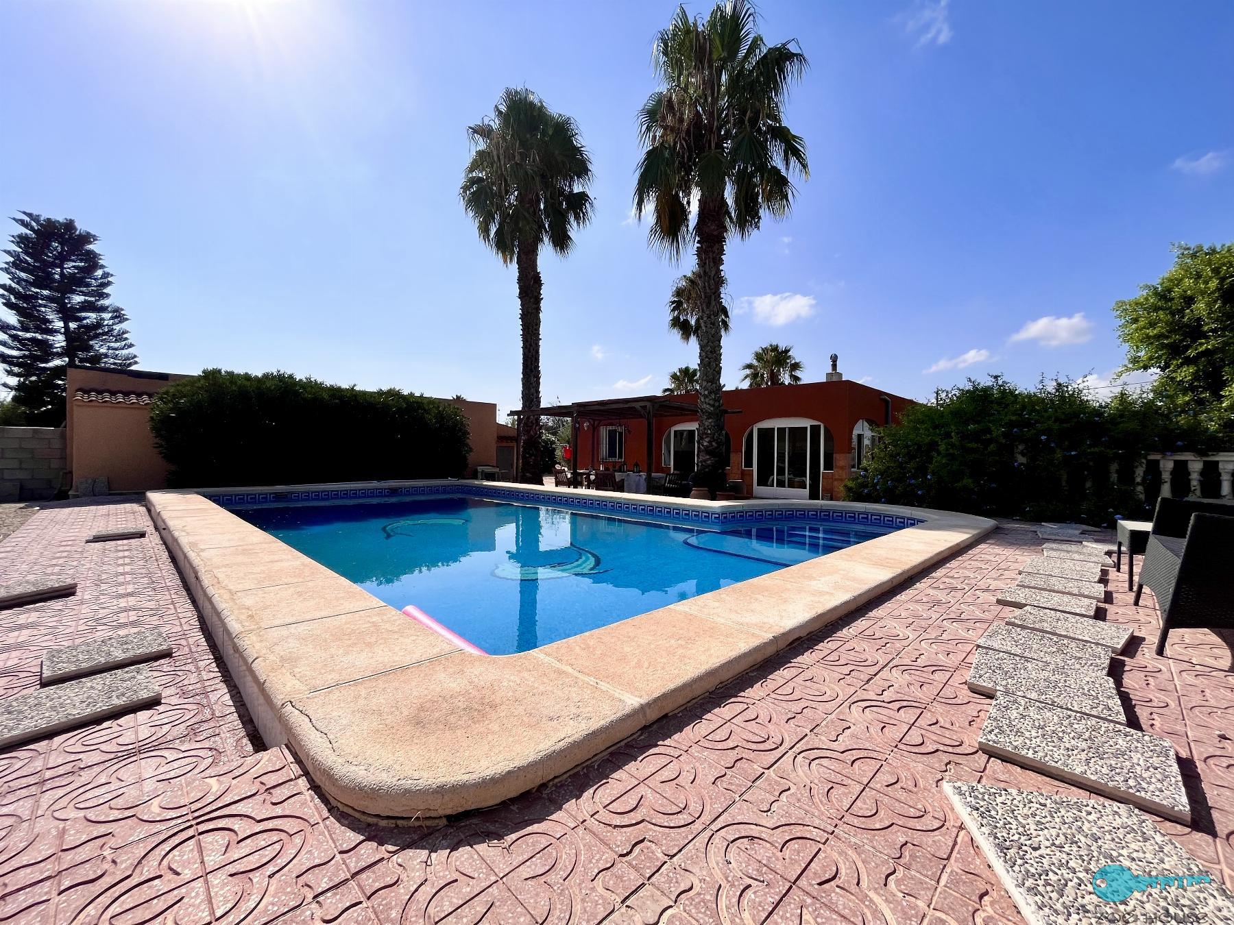 For sale of chalet in Elche-Elx