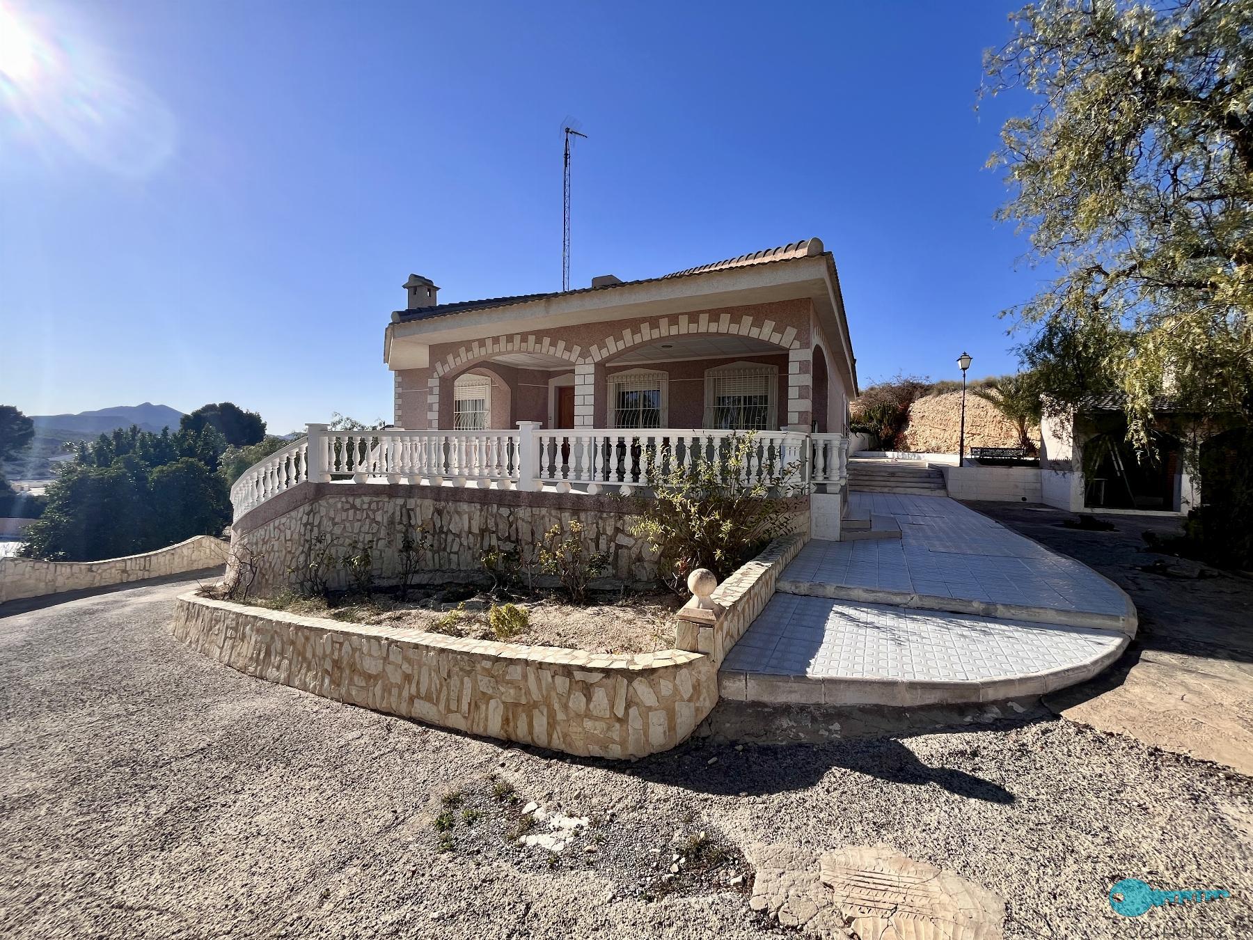 Zu verkaufen von chalet in
 Aspe