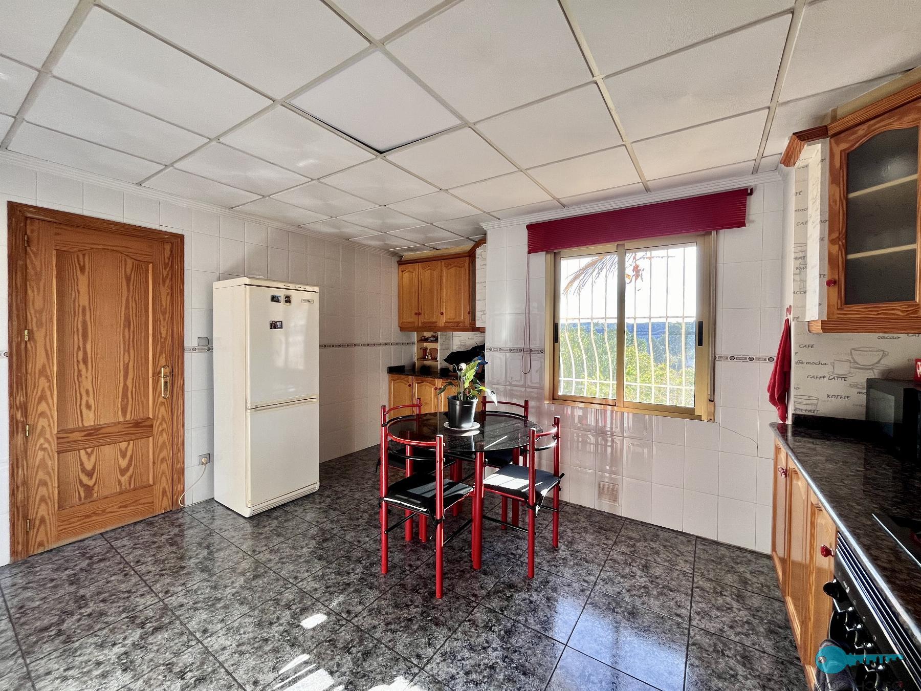 Zu verkaufen von chalet in
 Aspe