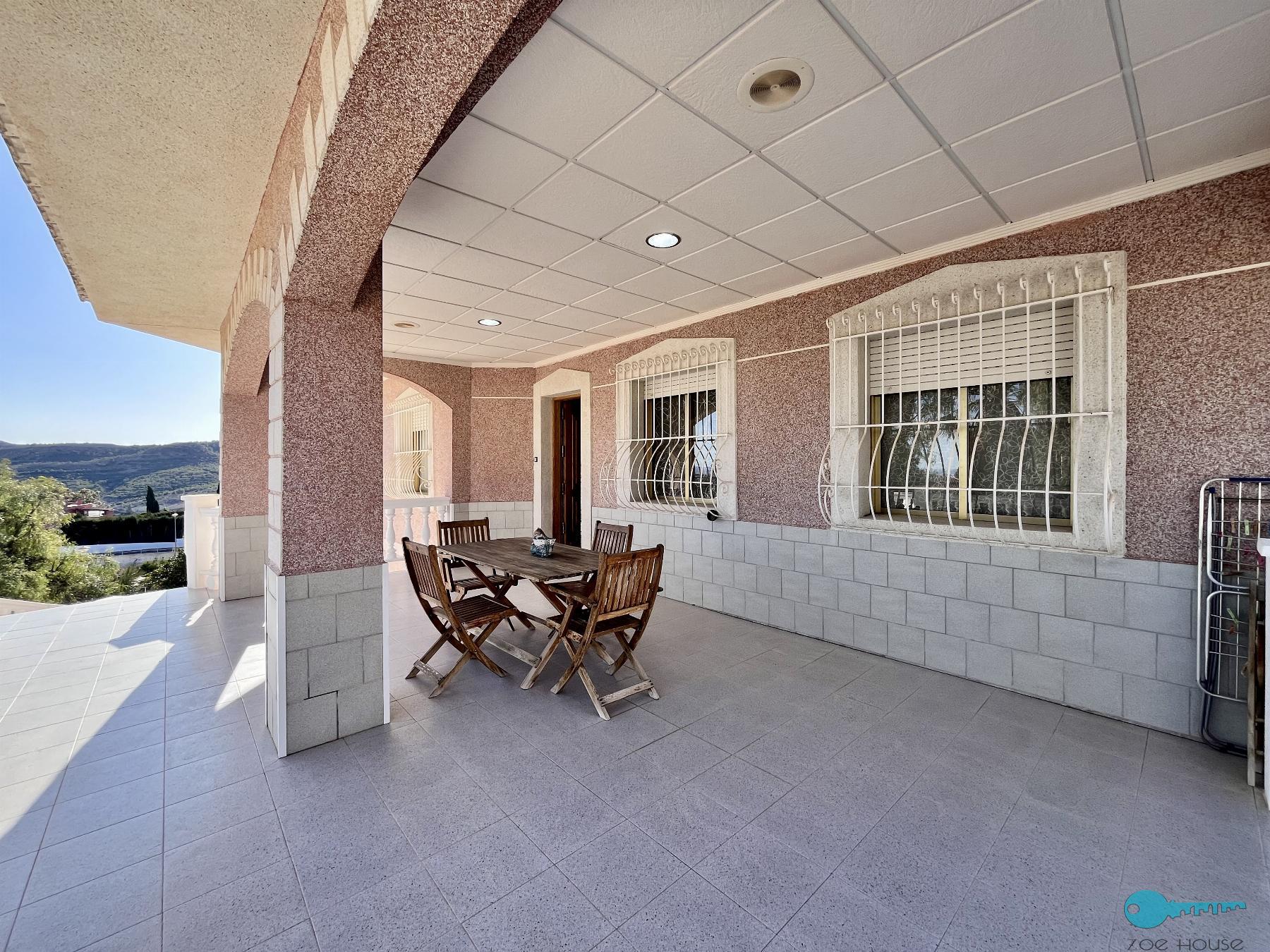 Zu verkaufen von chalet in
 Aspe