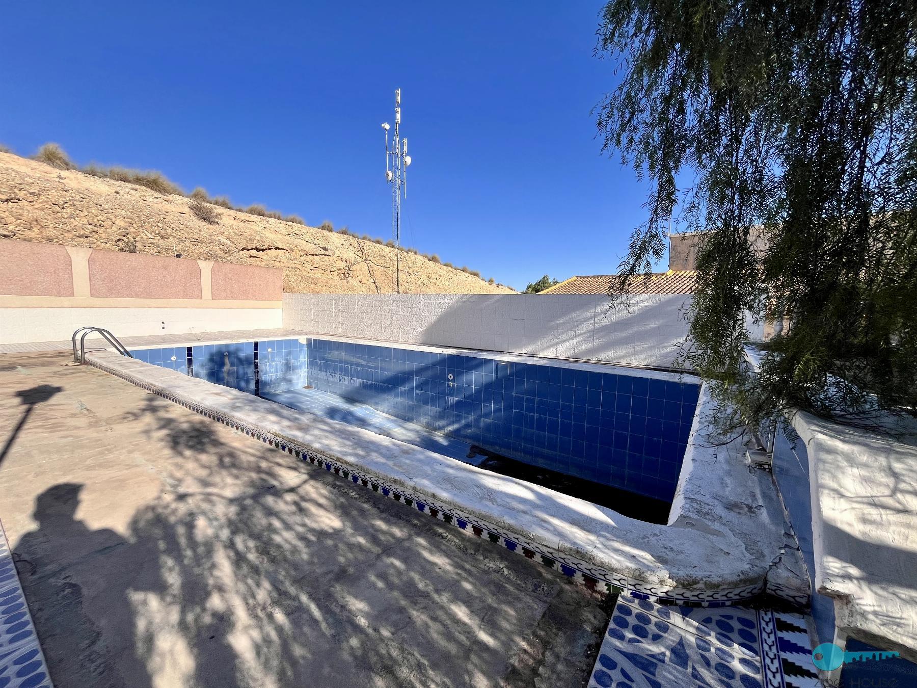 Zu verkaufen von chalet in
 Aspe